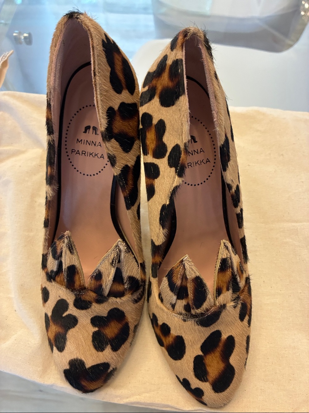 Minna Parikka Leopard Haircalf Heels Size 37
Excellent condition
Never worn - Picture 7 of 12